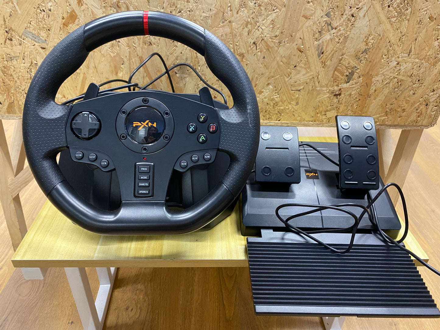 PXN V900 Volante y Pedales