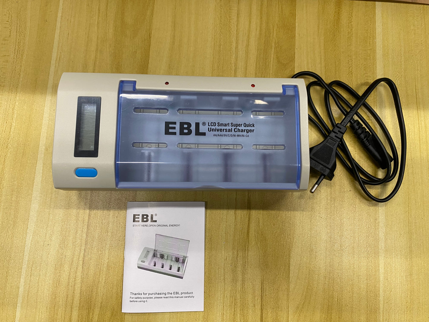 EBL 906 Universal Cargador de Pila